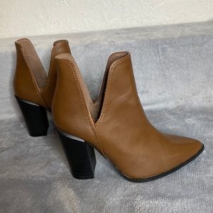 EUC Qupid Side Cut Ankle Booties Brown